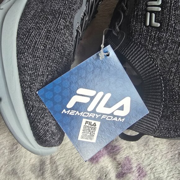 Fila Men's Running Slip On Gray Athletic Sneakers - Memory Skyway Size 8 - Picture 2 of 9